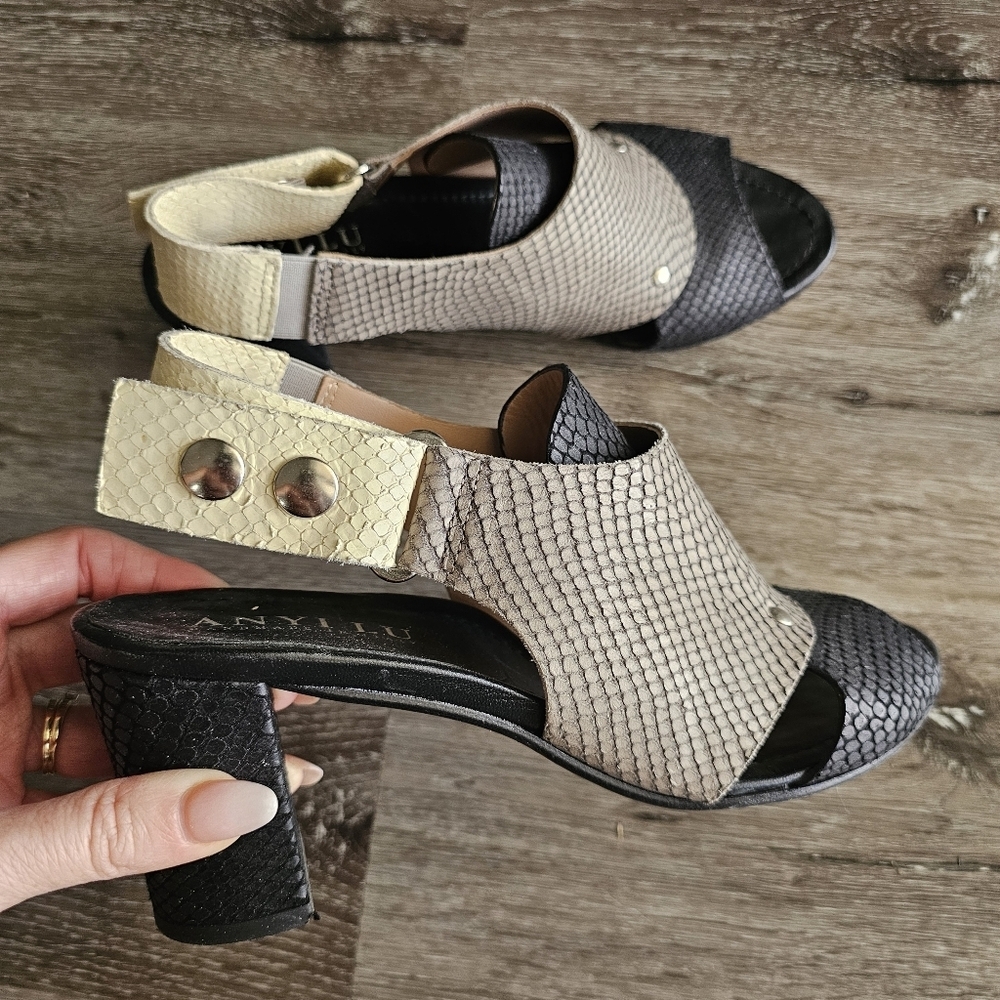 Anyi Lu leather block heels snake scale style